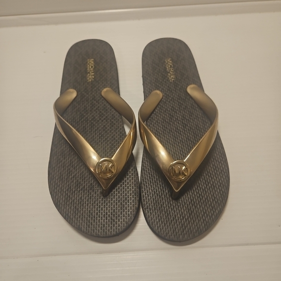 Michael Kors flip flops Size 8 - Picture 2 of 6